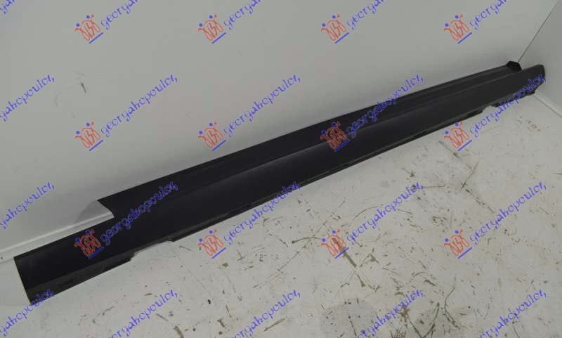DOOR SILL PLASTIC (ROCKER PANEL)