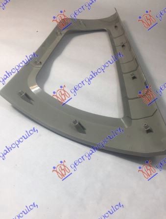 TAIL LAMP TRIM (O)