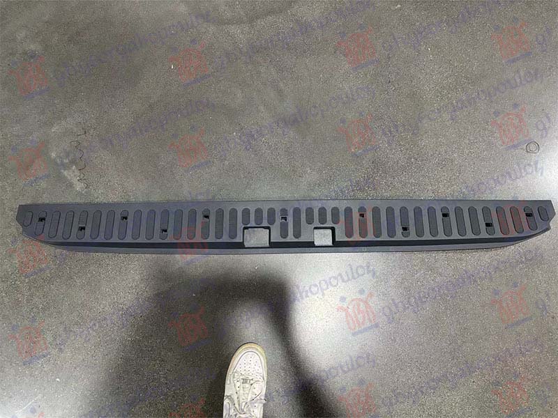 ΣΚΑΛΟΠΑΤΙ ΠΡΟΦΥΛΑΚΤΗΡΑ ΠΙΣΩ ΠΛΑΣΤΙΚΟ